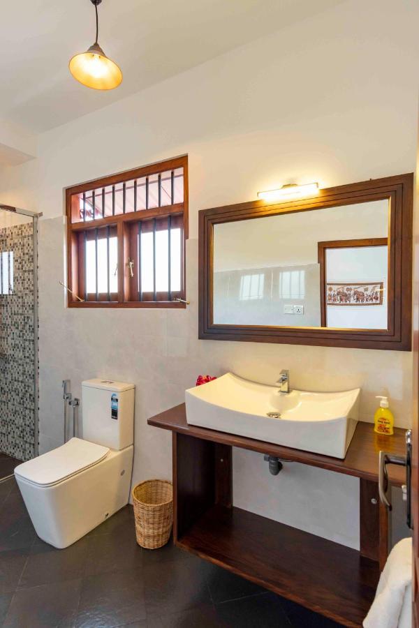Brixia Cafe & Guest Bed & Breakfast Galle Exterior foto