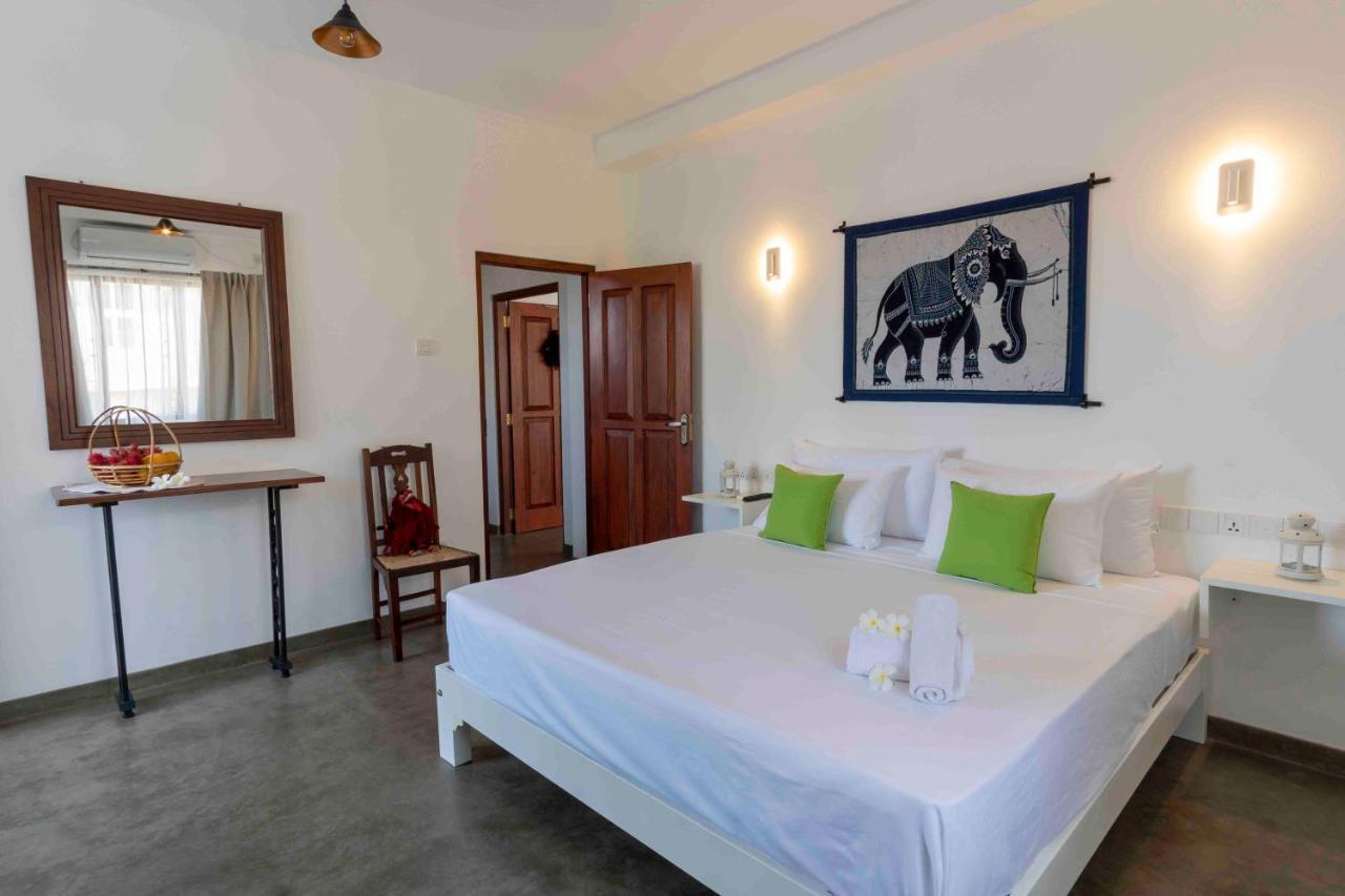 Brixia Cafe & Guest Bed & Breakfast Galle Exterior foto